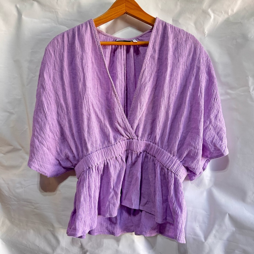 ASOS // lavender gauzy v neck flowy top size 10 cm